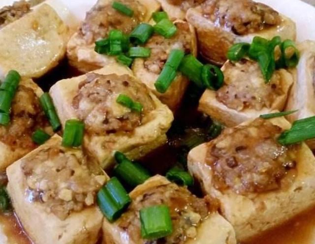 海底捞必点10大特色菜，海底捞必点八大特色菜（去海底捞必点的四道菜）