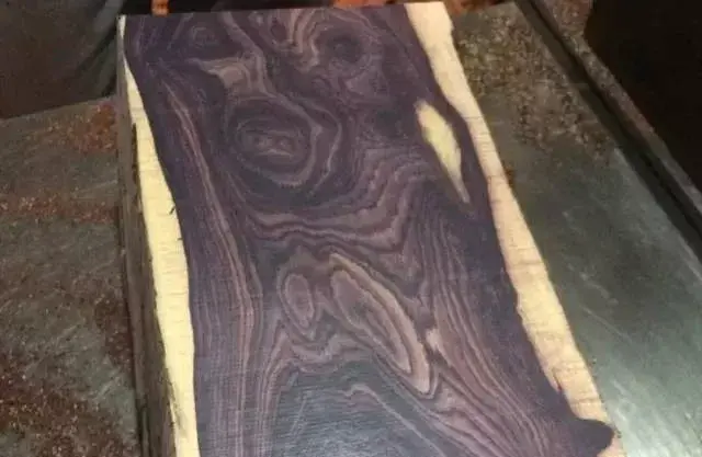 缅甸花枝是红木吗，缅甸花枝是红木吗值钱吗（18种濒危管制红木木种盘点）