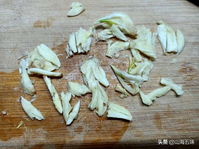 白菜可以晒干吗怎么晒干菜，白菜如何晒干菜（把干蔫生芽的白菜切了晒了）