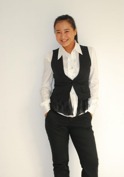 贾玲身世，喜剧演员贾玲的家庭背景父母是谁干什么的。（原来是姜昆“私生女”）