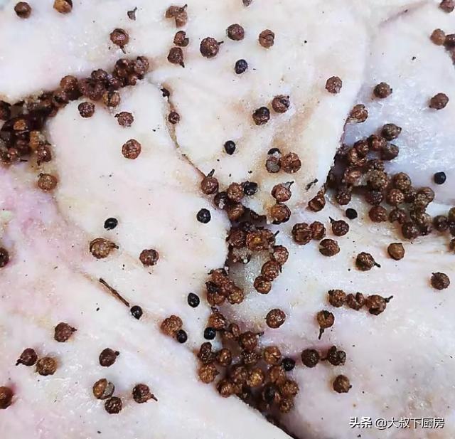 南京盐水鸭怎么吃，正宗南京盐水鸭的吃法（大叔家的南京食谱：盐水鸭腿）