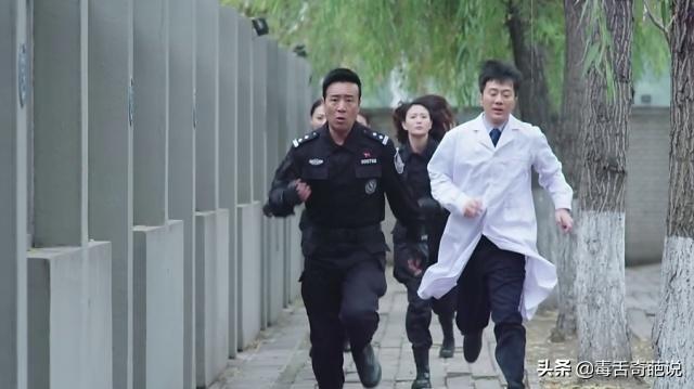 警花与警犬演员表，警花与警犬电视剧剧情（《警花与警犬》故事很好评价却一般）