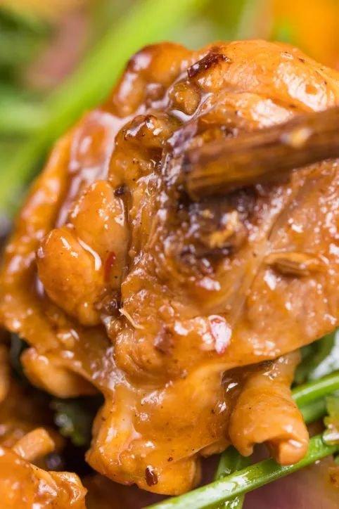 请问深圳哪里有非常好吃的烧鸡，深圳哪里的鸡煲好吃（2个月连开3家店）