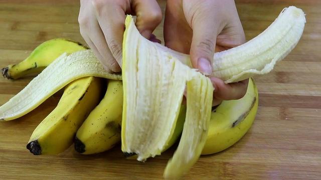 拔丝香蕉的做法，拔丝香蕉的家常做法（香蕉这样简单一做）