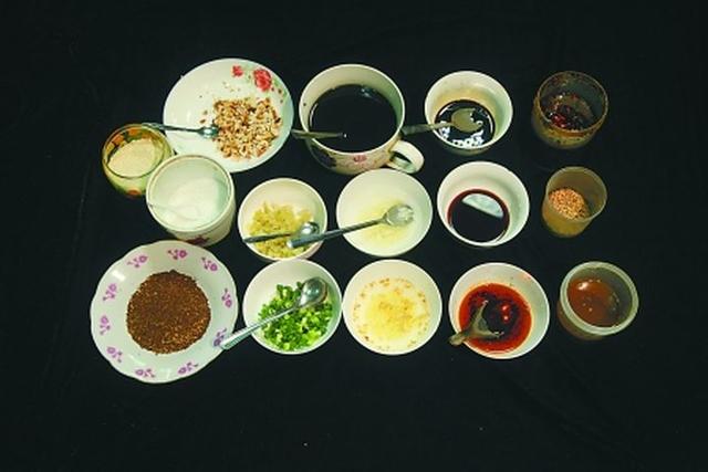 求重庆鲜面条的制作方法及配方，重庆鲜面条加工视频（真是一碗百吃不厌的面）