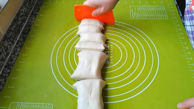 自制手抓饼皮的做法，自制手抓饼皮的做法简单（做成手抓饼或酱香饼）