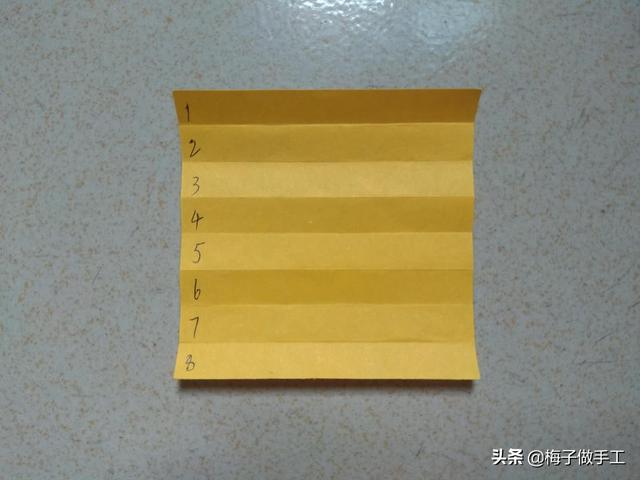 纸扇的折法，纸扇的折法(简单实用)（童年玩具纸扇子怎么折）