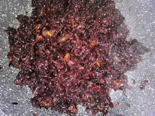 生炒糯米饭怎么做，生炒糯米饭怎么做最好吃（做糯米饭别再蒸了）