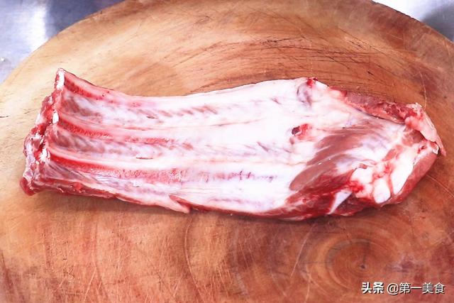 猪脊骨怎么炖又香又烂，香炖猪脊骨的做法（香到骨头里）