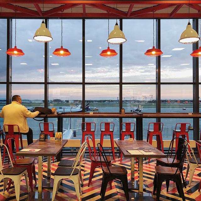 svo2是哪个机场，svo是哪个机场（升级后的莫斯科机场大的让你转机转的崩溃）