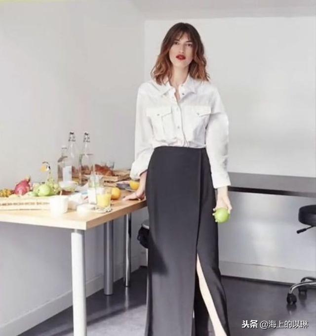 红唇品牌服饰女装  优雅而知性的女性群体，红唇品牌服饰女装（的时髦信条：简洁百搭的衣装）