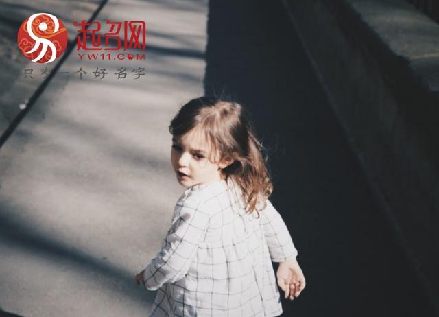 映字五行属什么，适合八字喜火女孩的好名字（宝宝五行缺火怎么起名）