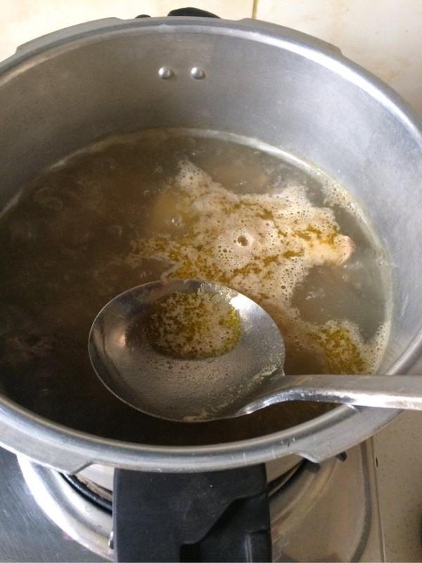 鸭子炖汤和什么一起炖最有营养，鸭子炖汤和白萝卜一起炖最有营养（外婆用了几十年的方法）