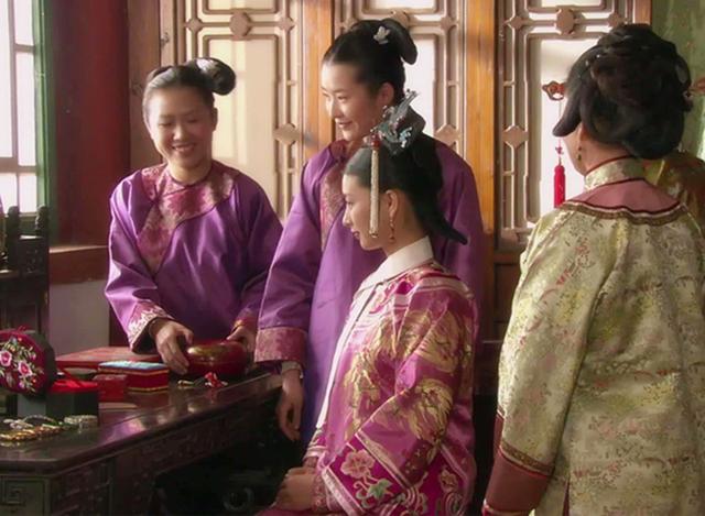 清朝美女的标准是什么，清朝什么样子的是美女（跟她们的长相无关）