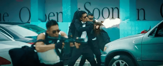 谢霆锋甄子丹合影，直言：近十年最满意的影片