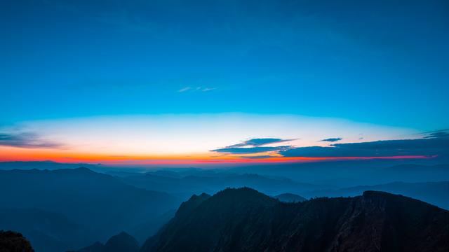 旅行者小多拍摄贡嘎雪山，去了一个叫四人同的山