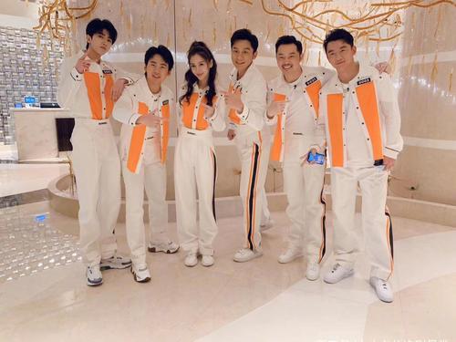 邓超年龄多大，奔跑吧兄弟里的成员年龄各多少岁（昔日跑男团仅陈赫送祝福）