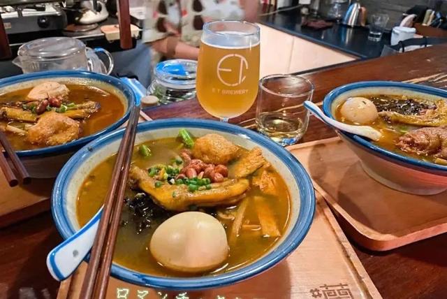 三亚小吃一条街在哪,三亚市区步行街小吃一条街(一条通往海边的美食老街) 三亚小吃一条街在哪,三亚市区步行街小吃一条街(一条通往海边的美食老街)