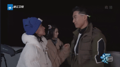 窦骁何超莲分手原因，何超莲窦骁分手是真的吗（其实人家的恩爱都藏在细节里）