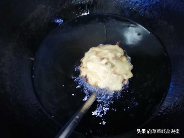 萝卜丝虾皮油墩子的做法，怎样做萝卜丝油墩子（简单易学的萝卜丝饼）