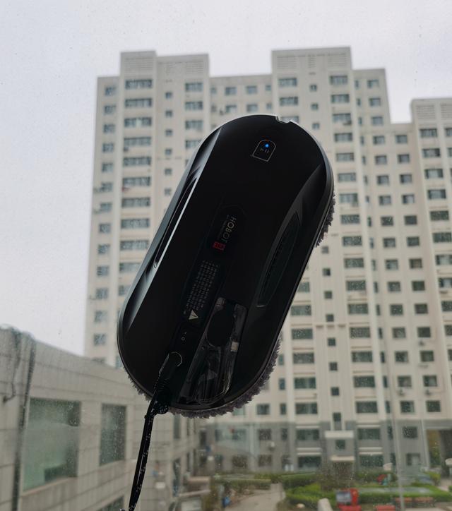 擦窗机器人好用吗，擦窗机器人到底值不值得买（看我家的使用体验）