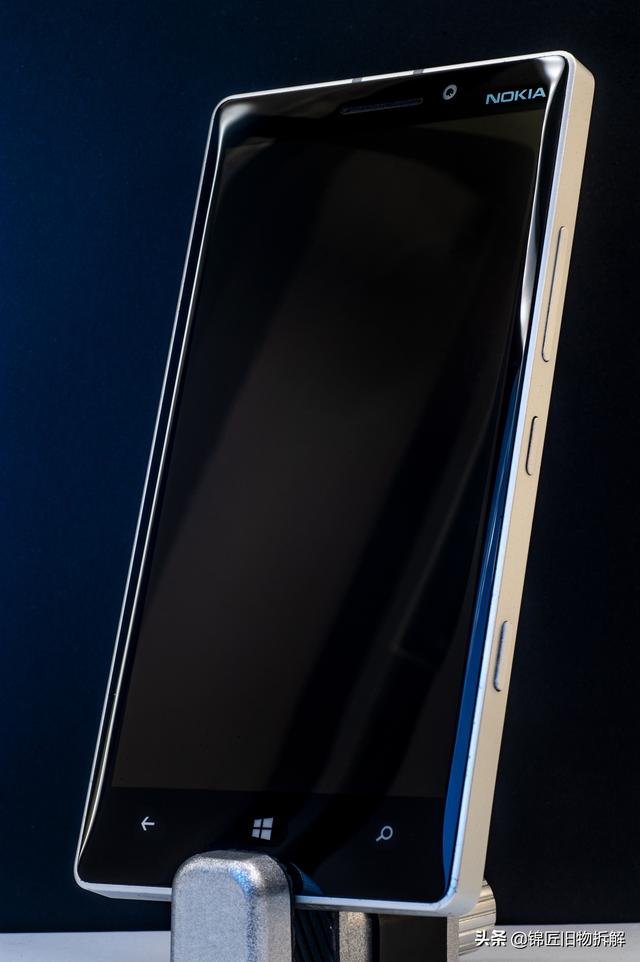 近期发布的诺基亚lumia930，这么好看的手机为什么就卖不动呢