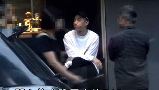 成龙儿子吸毒，成龙之子吸毒被抓+房祖名为何姓房不姓成（成龙儿子房祖名近况曝光）