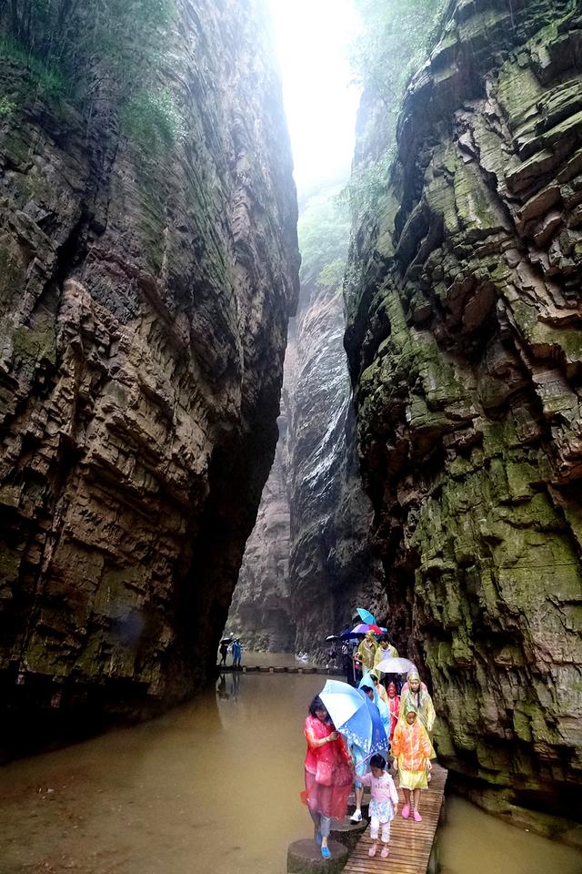 南阳有什么好玩的景点，河南省南阳市都有什么旅游景点（河南3个知名的龙潭风景区）