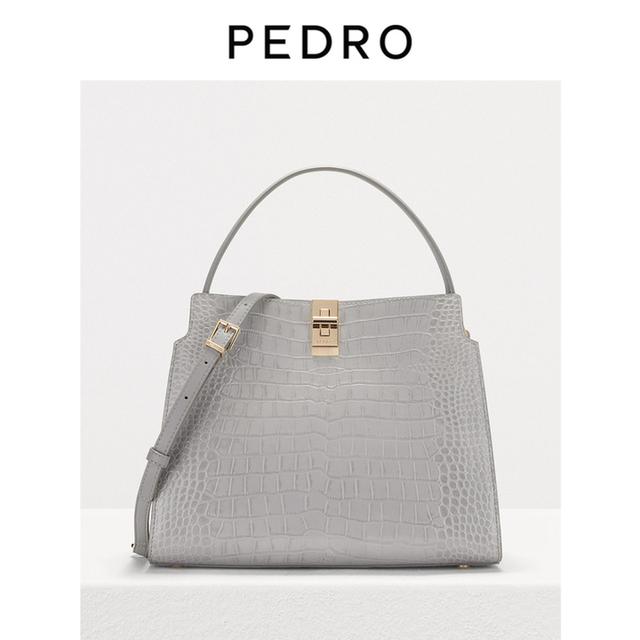 elle包包是什么档次，elle包包属于什么档次（初春必买的几款包包）