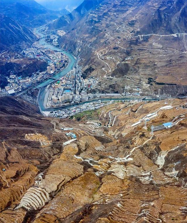 汶川海拔多少米，四川汶川县海拔多少米（什么是汶川）