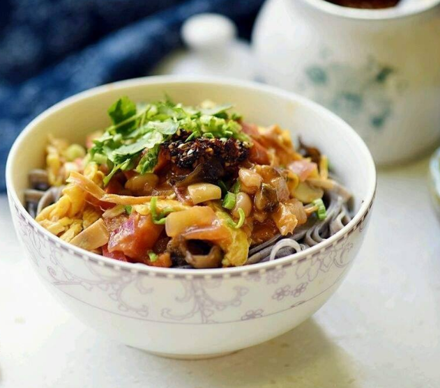 简单的面条做法，面条的做法简单（简单易操作的15种面条做法）