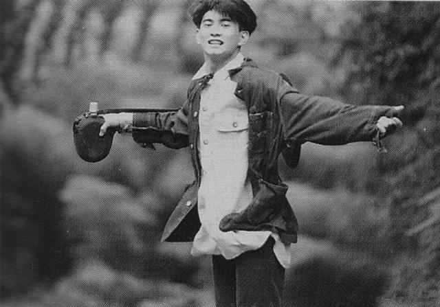 小虎队恩怨33年：吴奇隆苏有朋想起“二哥”的日子