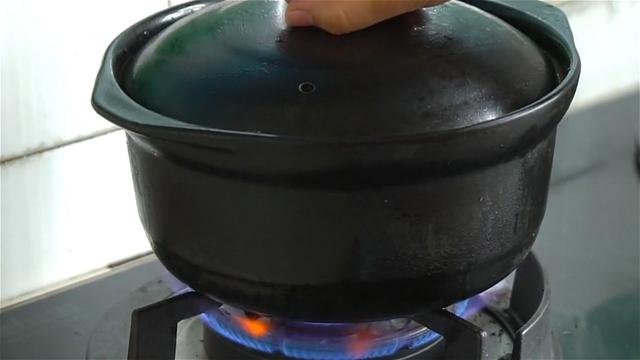 香菇瘦肉粥怎么做，如何用电饭煲做香菇瘦肉粥（煮一份家庭版香菇瘦肉粥）