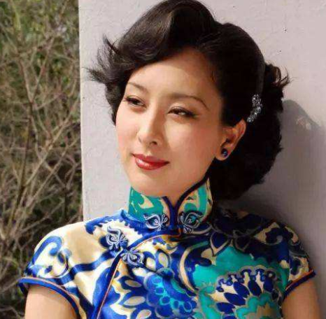 21岁出道曾2夺视后，因神助攻李小璐，39岁马苏成圈中“绝缘体”