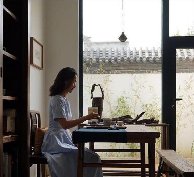 董卿是小三吗，董卿是第三者（“奉子成婚”坐拥豪宅）