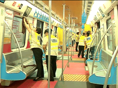 地铁上可以吃东西吗，地铁可以带吃的进去么（为什么地铁上不能吃东西）