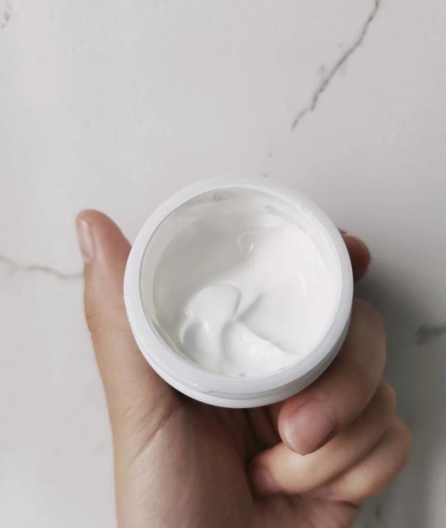 女明星护肤盘点，明星护肤造型（光是眼部护理就用4款产品）