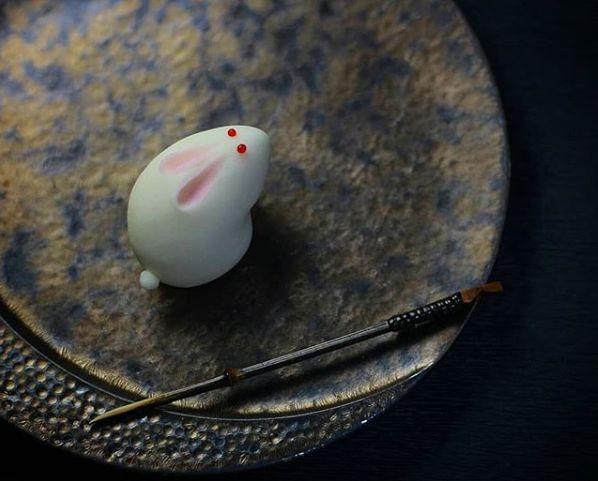 日本和果子的制作方法，日本食玩果子制作视频（日本匠人做出这么美的“和果子”）