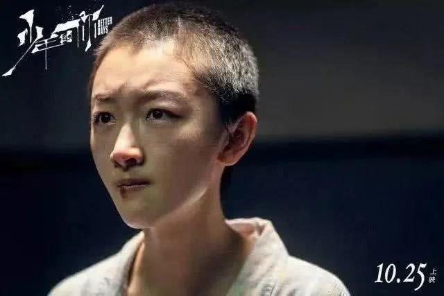 周冬雨是影后吗，周冬雨是影后吗知乎（周冬雨捧回金马金像双科影后）