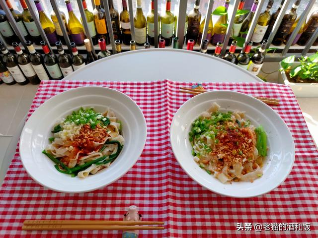 家常削面怎样做，家常刀削面怎么做（冬天就好这一口油泼刀削面）