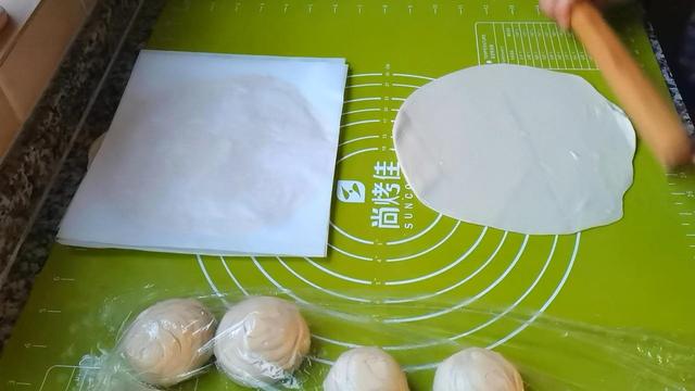 自制手抓饼皮的做法，自制手抓饼皮的做法简单（做成手抓饼或酱香饼）