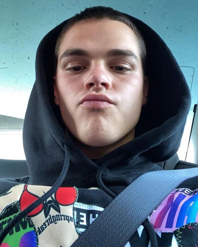 aj 是什么，aj系列所有款式图片（18岁美国新生代男歌手高高瘦瘦白白净净）