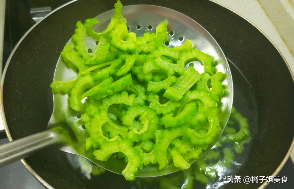 圖片[3]-夏日消暑新寵 雪碧苦瓜 做法超簡單 清涼爽口-起舞食譜網