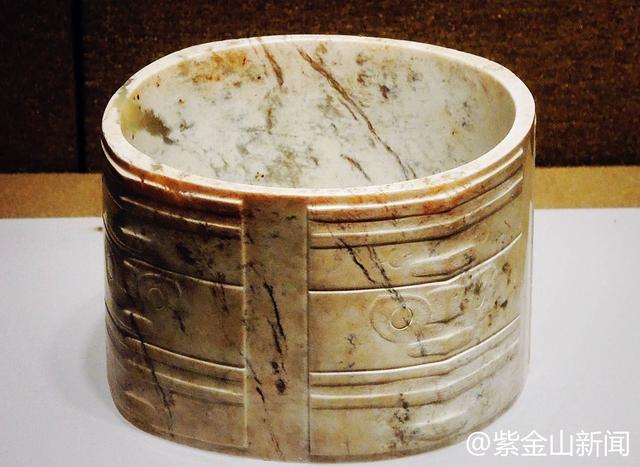 良渚玉琮的来源，良渚文明玉琮（玉琮了解一下——它是良渚文化的典型器物之一）