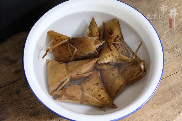 粽子煮多长时间，广西粽子煮多长时间（煮粽子，用冷水还是热水）