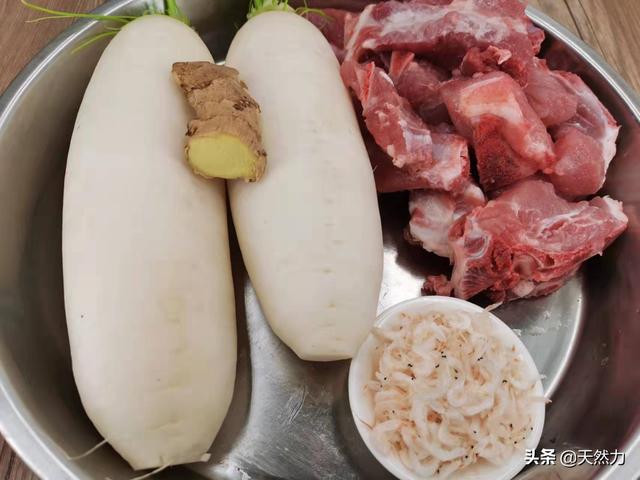 萝卜排骨汤的功效，白萝卜排骨粥的功效（排骨可以熬粥吗）