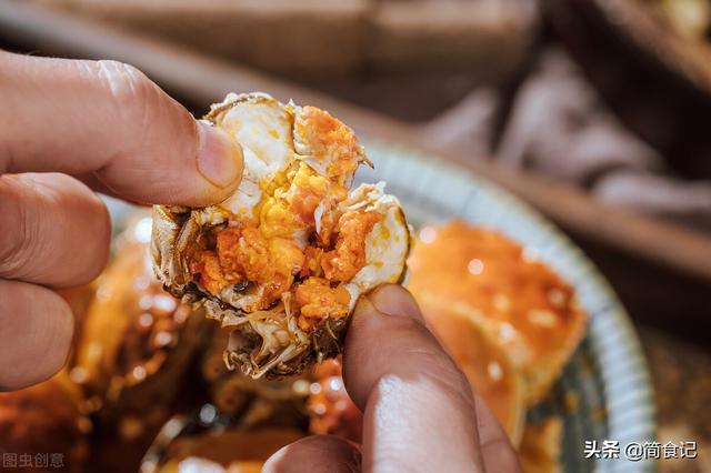 大闸蟹怎么保存，大闸蟹放冰箱怎么保存（大厨：直接放冰箱是大错）