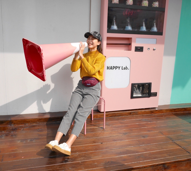 腰包怎么背好看，腰包怎么背好看图解（户外品牌也可以背出新时尚）