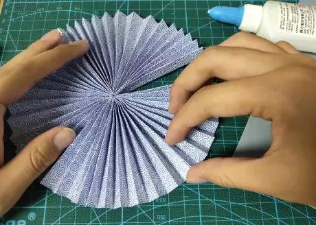 纸扇子的做法，纸扇子的做法描述（教你做5款夏季手工扇）