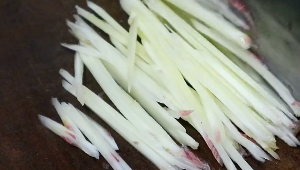 图片[3]-【仔姜炒牛肉】做法步骤图 鲜辣嫩滑下酒又下饭 过瘾-起舞食谱网